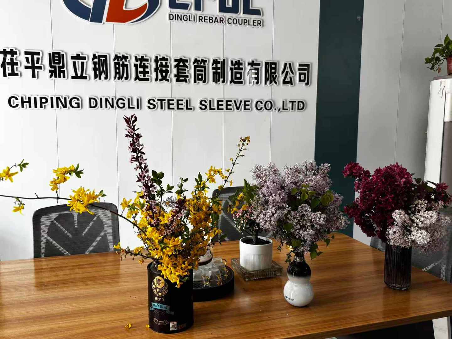 把春天搬进公司，焕新办公美好氛围 